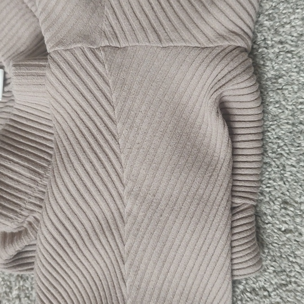H&M Basics Ribbed Neutral Leggings - Picture 5 of 5